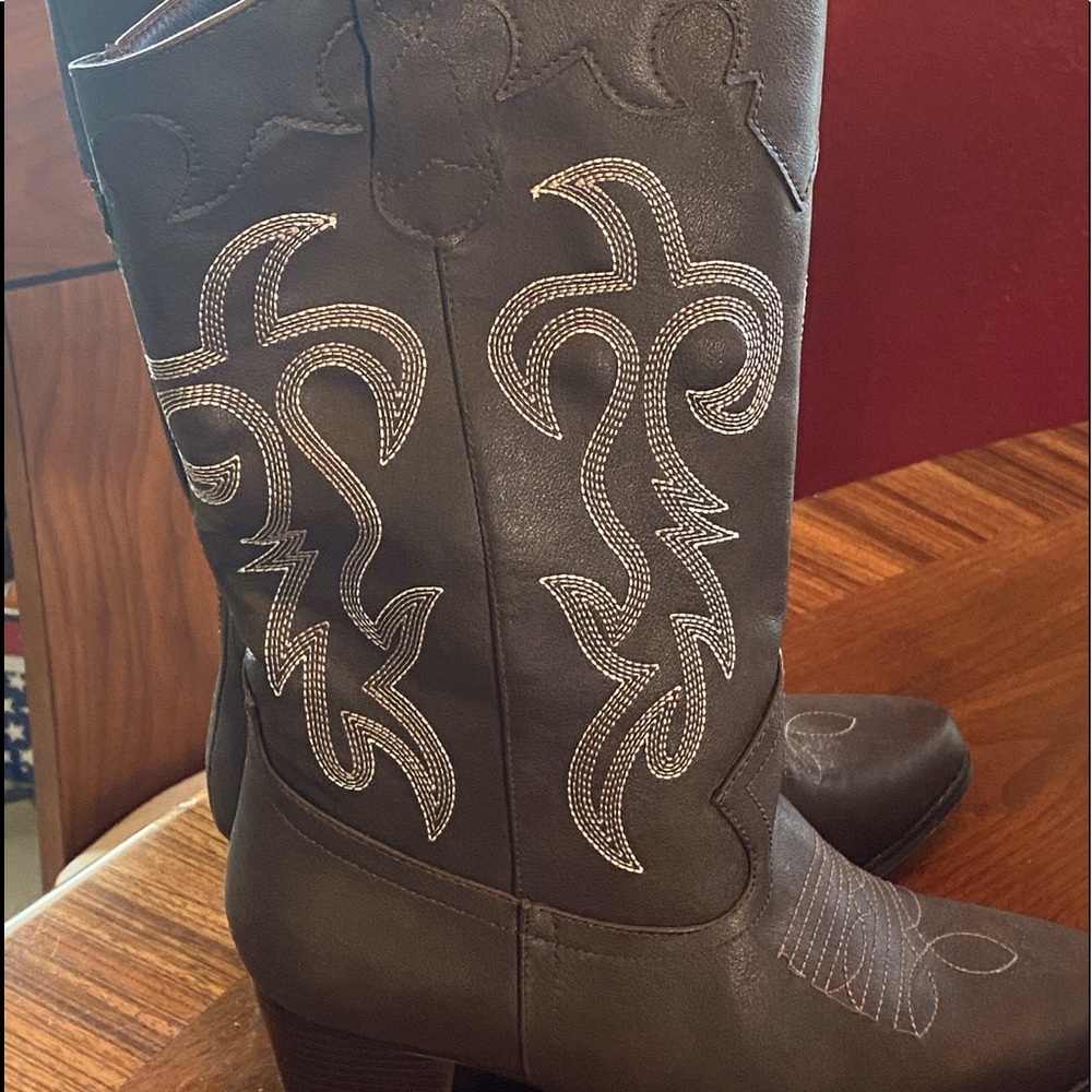 New Women’s cowboy boots